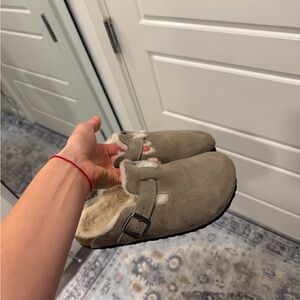 Birkenstock Women’s Taupe Suede Shearling slip ons